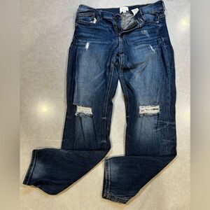 ID:23 distressed jeans